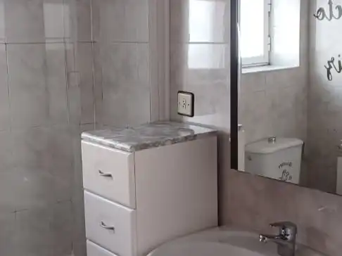 Bany de Pis de lloguer en Salamanca Capital amb Balcó