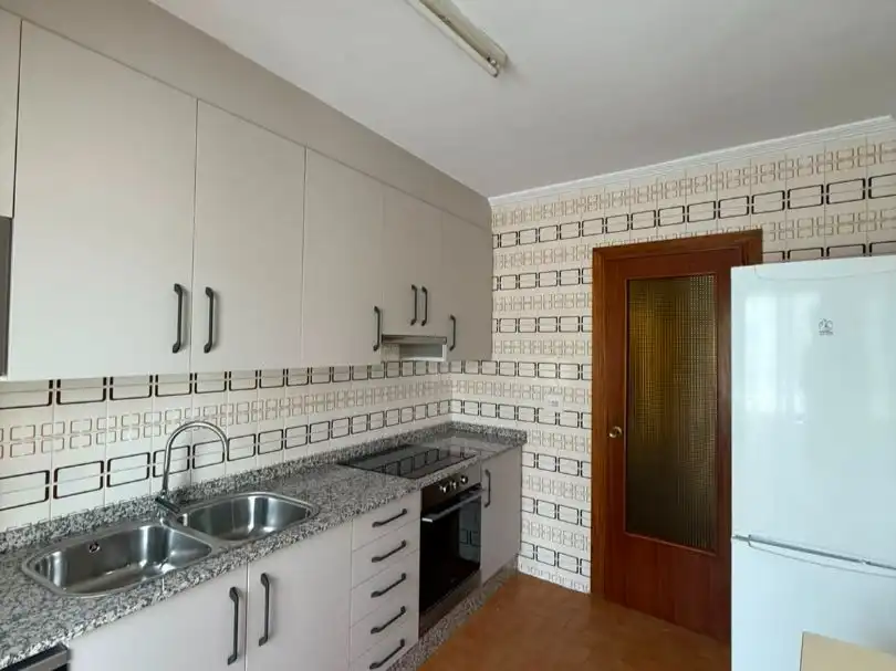 Flat for rent in Calle Jardinera, 25, Arrabal - Carrel - San Julián Kitchen of Flat for rent in Teruel with Heating, Furnished and Balcony