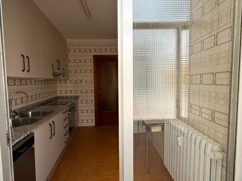 Flat for rent in Calle Jardinera, 25, Arrabal - Carrel - San Julián Kitchen of Flat for rent in Teruel with Heating, Furnished and Balcony