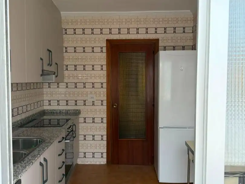 Flat for rent in Calle Jardinera, 25, Arrabal - Carrel - San Julián Kitchen of Flat for rent in Teruel with Heating, Furnished and Balcony