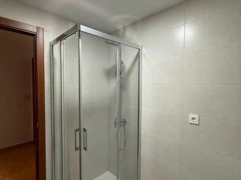 Flat for rent in Calle Jardinera, 25, Arrabal - Carrel - San Julián Bathroom of Flat for rent in Teruel with Heating, Furnished and Balcony