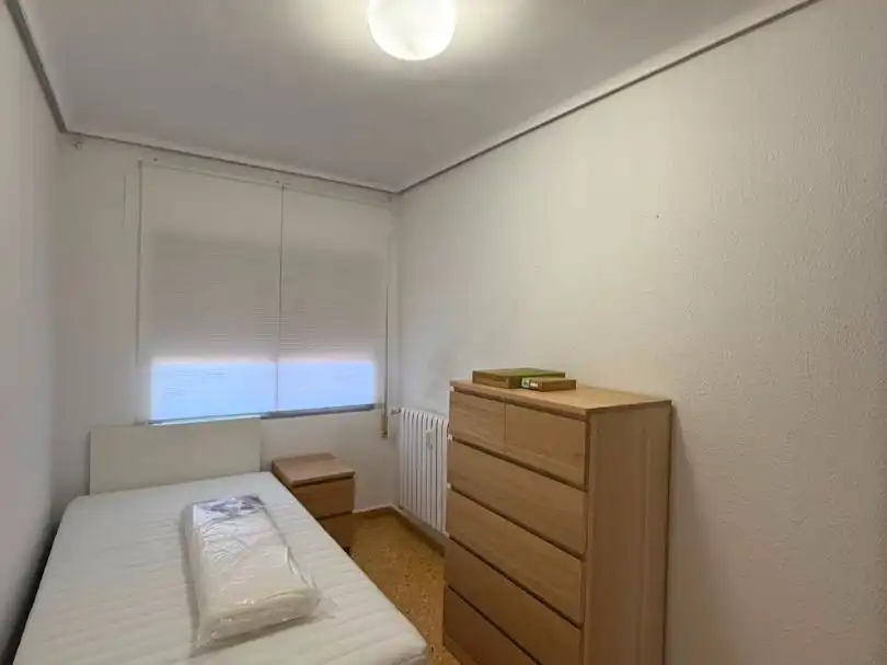 Flat for rent in Calle Jardinera, 25, Arrabal - Carrel - San Julián Bedroom of Flat for rent in Teruel with Heating, Furnished and Balcony