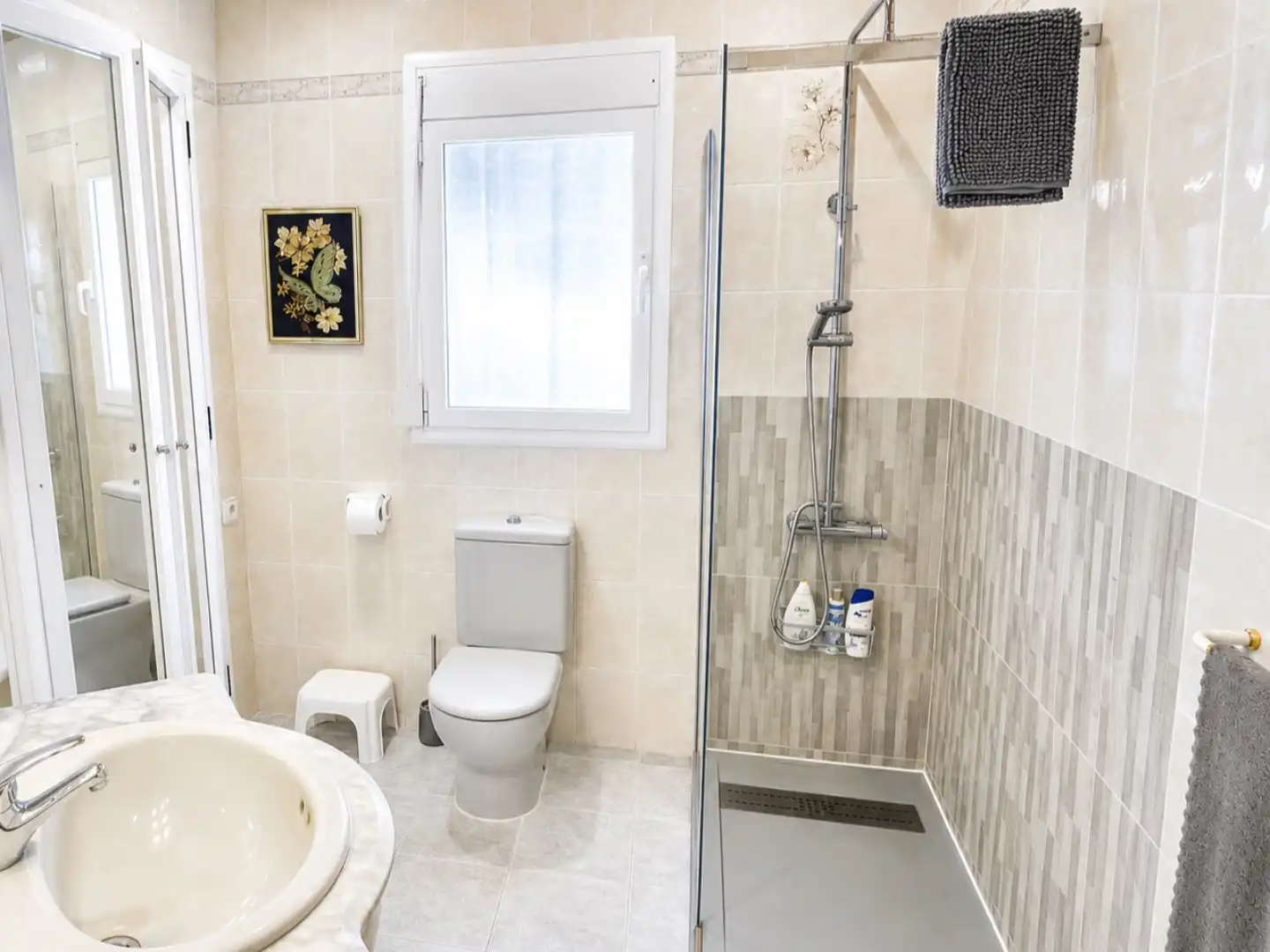 Badezimmer von Wohnung zum Verkauf in Mont-roig del Camp mit Klimaanlage, Privatgarten und Parkett