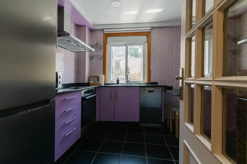 Cuina de Apartament en venda en Baiona amb Calefacció, Parquet i Moblat