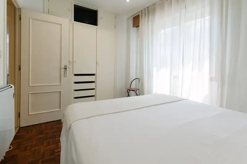 Dormitori de Apartament en venda en Baiona amb Calefacció, Parquet i Moblat