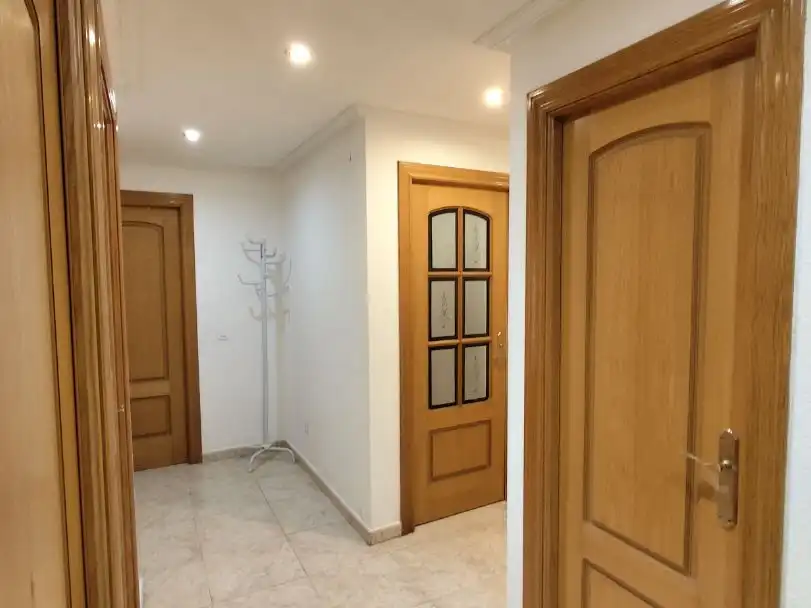 Room in Calle Olivares, 12, Puerta de Cuartos - Avda. de Portugal Flat for share in Talavera de la Reina with Heating, Terrace and Furnished