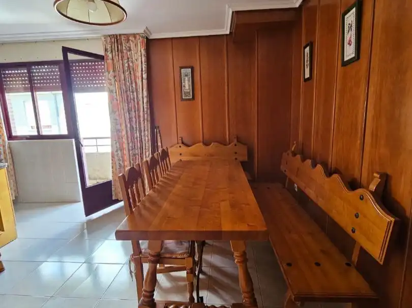 Flat for rent in Calle Cervantes, 3, Valverde de la Virgen Dining room of Flat for rent in Valverde de la Virgen with Parquet flooring, Terrace and Storage room