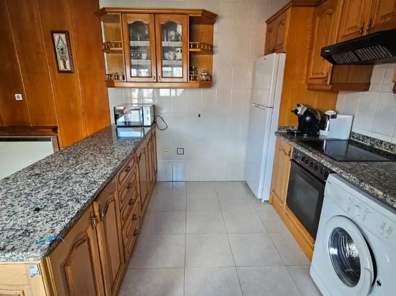 Flat for rent in Calle Cervantes, 3, Valverde de la Virgen Kitchen of Flat for rent in Valverde de la Virgen with Parquet flooring, Terrace and Storage room