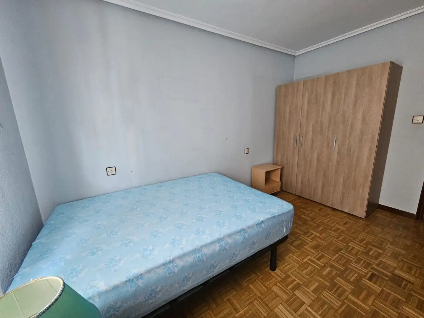 Flat for rent in Calle Cervantes, 3, Valverde de la Virgen Bedroom of Flat for rent in Valverde de la Virgen with Parquet flooring, Terrace and Storage room