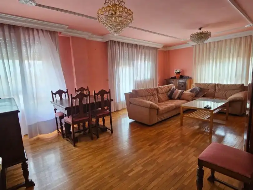 Flat for rent in Calle Cervantes, 3, Valverde de la Virgen Living room of Flat for rent in Valverde de la Virgen with Parquet flooring, Terrace and Storage room