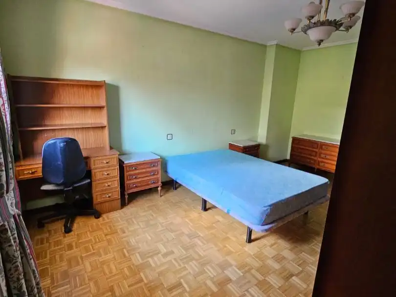 Flat for rent in Calle Cervantes, 3, Valverde de la Virgen Bedroom of Flat for rent in Valverde de la Virgen with Parquet flooring, Terrace and Storage room