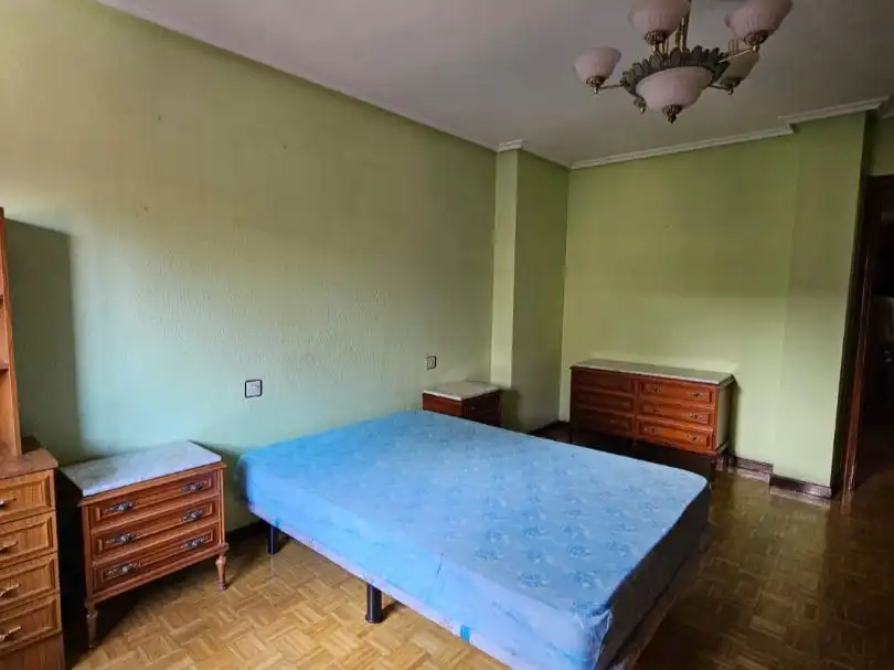 Flat for rent in Calle Cervantes, 3, Valverde de la Virgen Bedroom of Flat for rent in Valverde de la Virgen with Parquet flooring, Terrace and Storage room