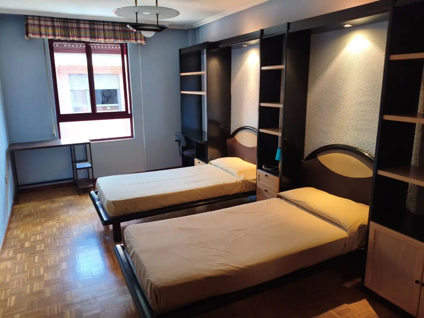Flat for rent in Calle Cervantes, 3, Valverde de la Virgen Bedroom of Flat for rent in Valverde de la Virgen with Parquet flooring, Terrace and Storage room