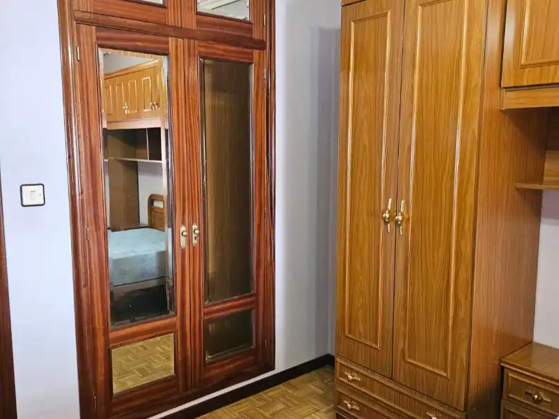 Flat for rent in Calle Cervantes, 3, Valverde de la Virgen Bedroom of Flat for rent in Valverde de la Virgen with Parquet flooring, Terrace and Storage room