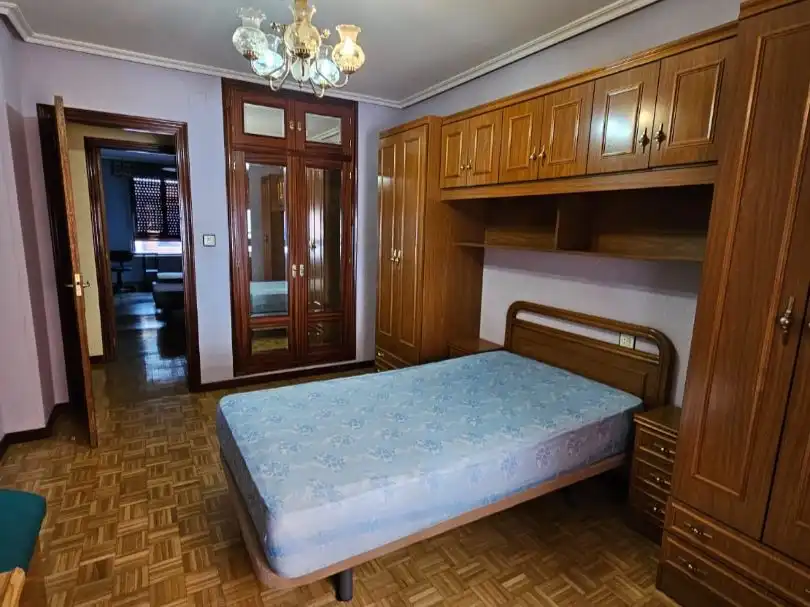 Flat for rent in Calle Cervantes, 3, Valverde de la Virgen Bedroom of Flat for rent in Valverde de la Virgen with Parquet flooring, Terrace and Storage room