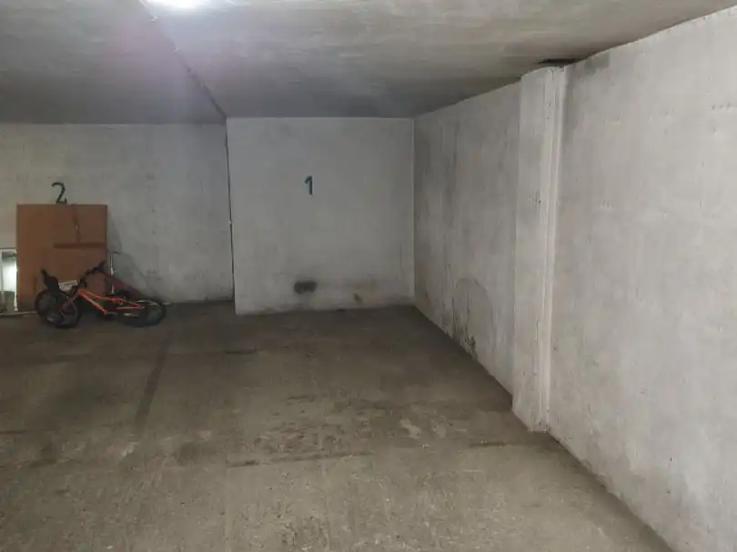 Flat for rent in Calle Cervantes, 3, Valverde de la Virgen Parking of Flat for rent in Valverde de la Virgen with Parquet flooring, Terrace and Storage room