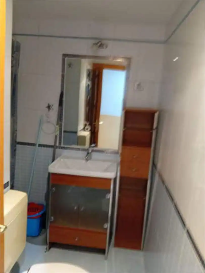 Baño de Piso de alquiler en Madrid con Calefacción y Amueblado