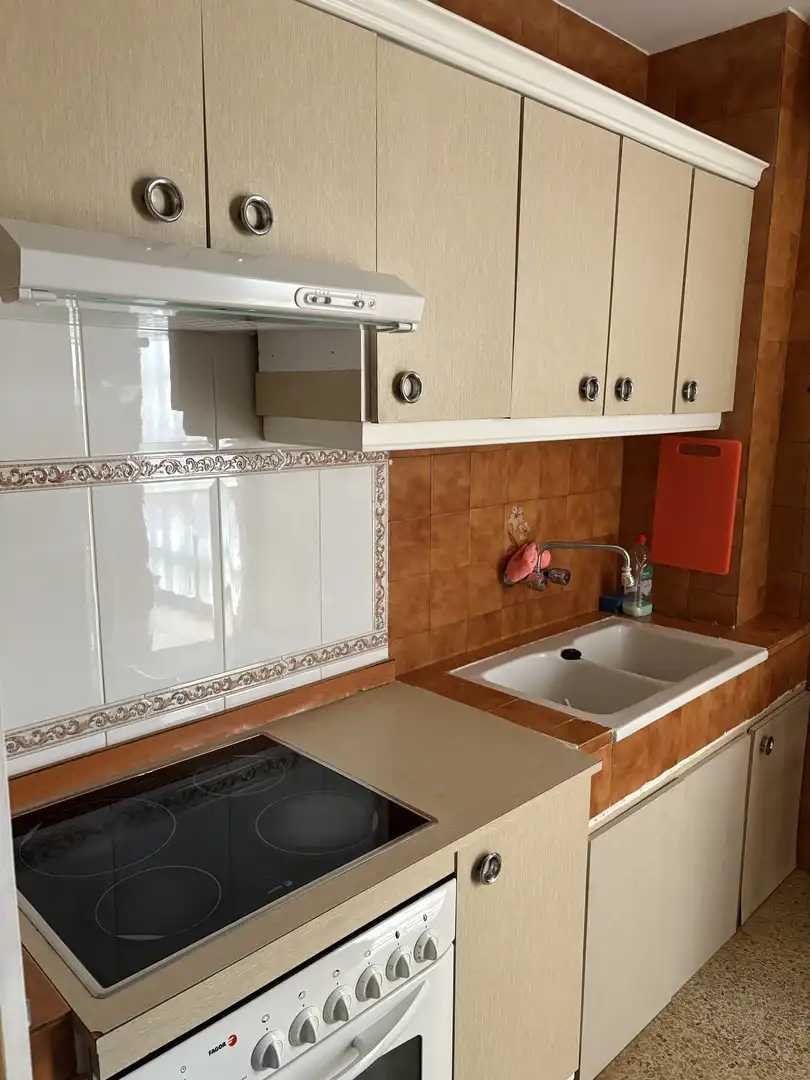 Piso en venta en Calle Campomurieles, 4, Bembibre Cocina de Piso en venta en Bembibre con Calefacción, Terraza y Trastero