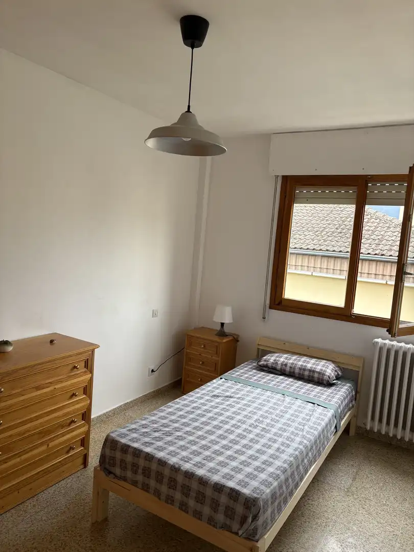 Piso en venta en Calle Campomurieles, 4, Bembibre Habitación de Piso en venta en Bembibre con Calefacción, Terraza y Trastero