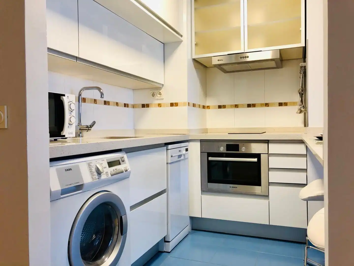 Flat for rent in Calle Pacífico, 18, Paseo Marítimo Oeste - Pacífico Kitchen of Flat for rent in Málaga Capital with Air Conditioner and Swimming Pool