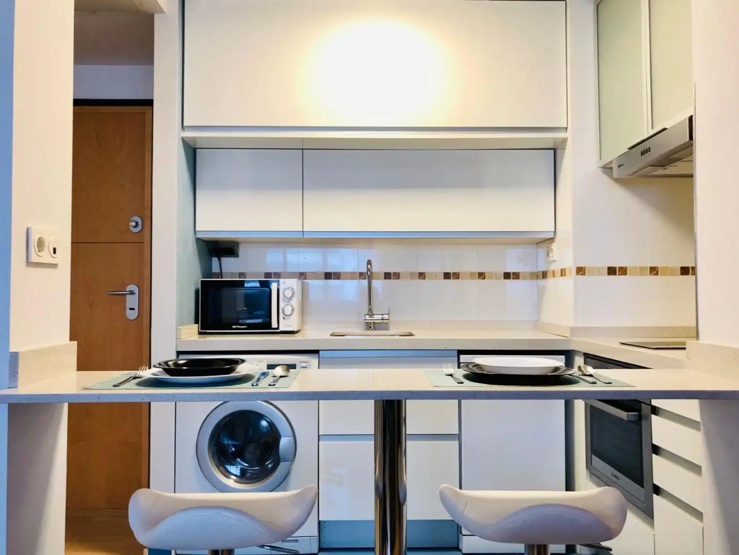 Flat for rent in Calle Pacífico, 18, Paseo Marítimo Oeste - Pacífico Kitchen of Flat for rent in Málaga Capital with Air Conditioner and Swimming Pool