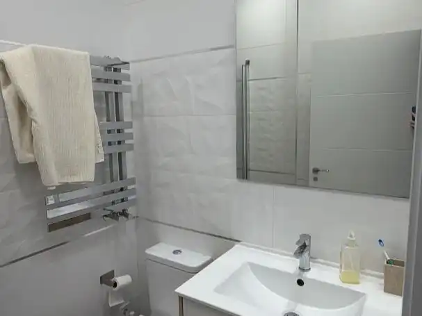 Habitación en Calle del Doce de Octubre, 17, Ibiza de Madrid Baño de Piso para compartir en Madrid con Aire acondicionado, Calefacción y Amueblado