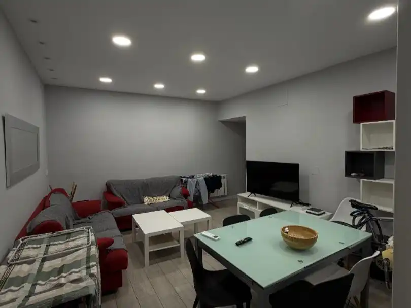 Habitación en Calle del Doce de Octubre, 17, Ibiza de Madrid Sala de estar de Piso para compartir en Madrid con Aire acondicionado, Calefacción y Amueblado