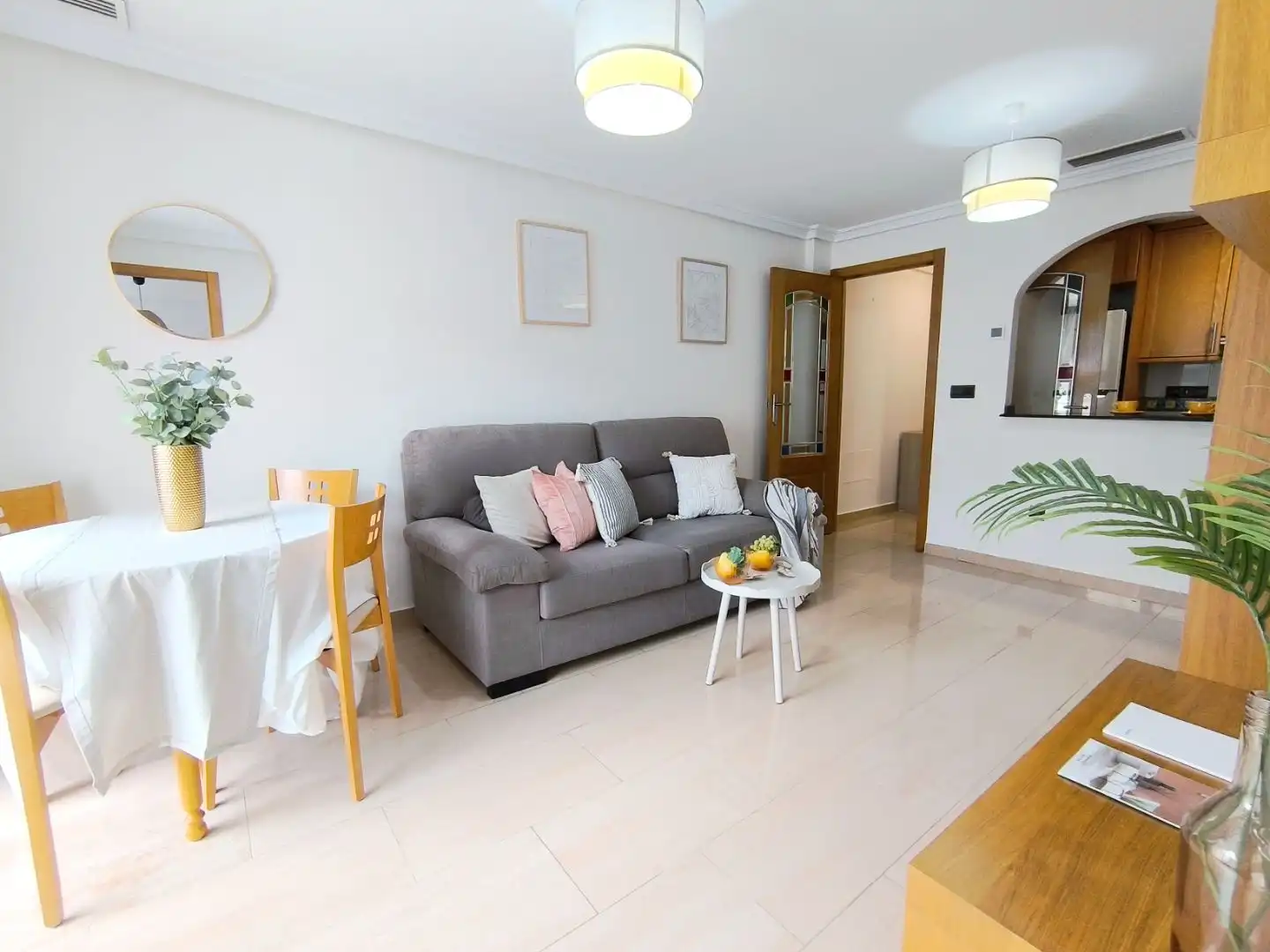 Sala de estar de Piso en venta en Guardamar del Segura con Aire acondicionado, Terraza y Balcón