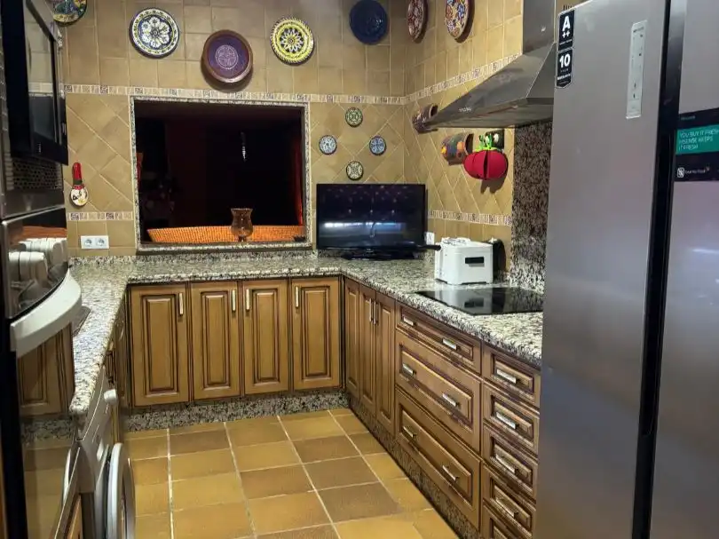Casa o xalet en venda a Diseminado Lagos del Serrano Fase, 8, Los Lagos Cuina de Casa o xalet en venda en Guillena amb Aire condicionat, Calefacció i Jardí privat