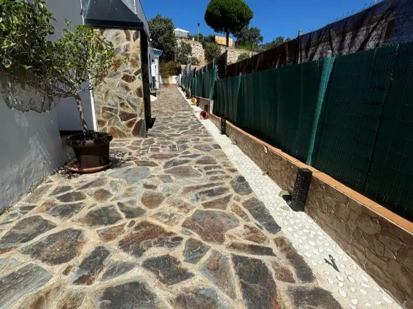 Casa o xalet en venda a Diseminado Lagos del Serrano Fase, 8, Los Lagos Terrassa de Casa o xalet en venda en Guillena amb Aire condicionat, Calefacció i Jardí privat