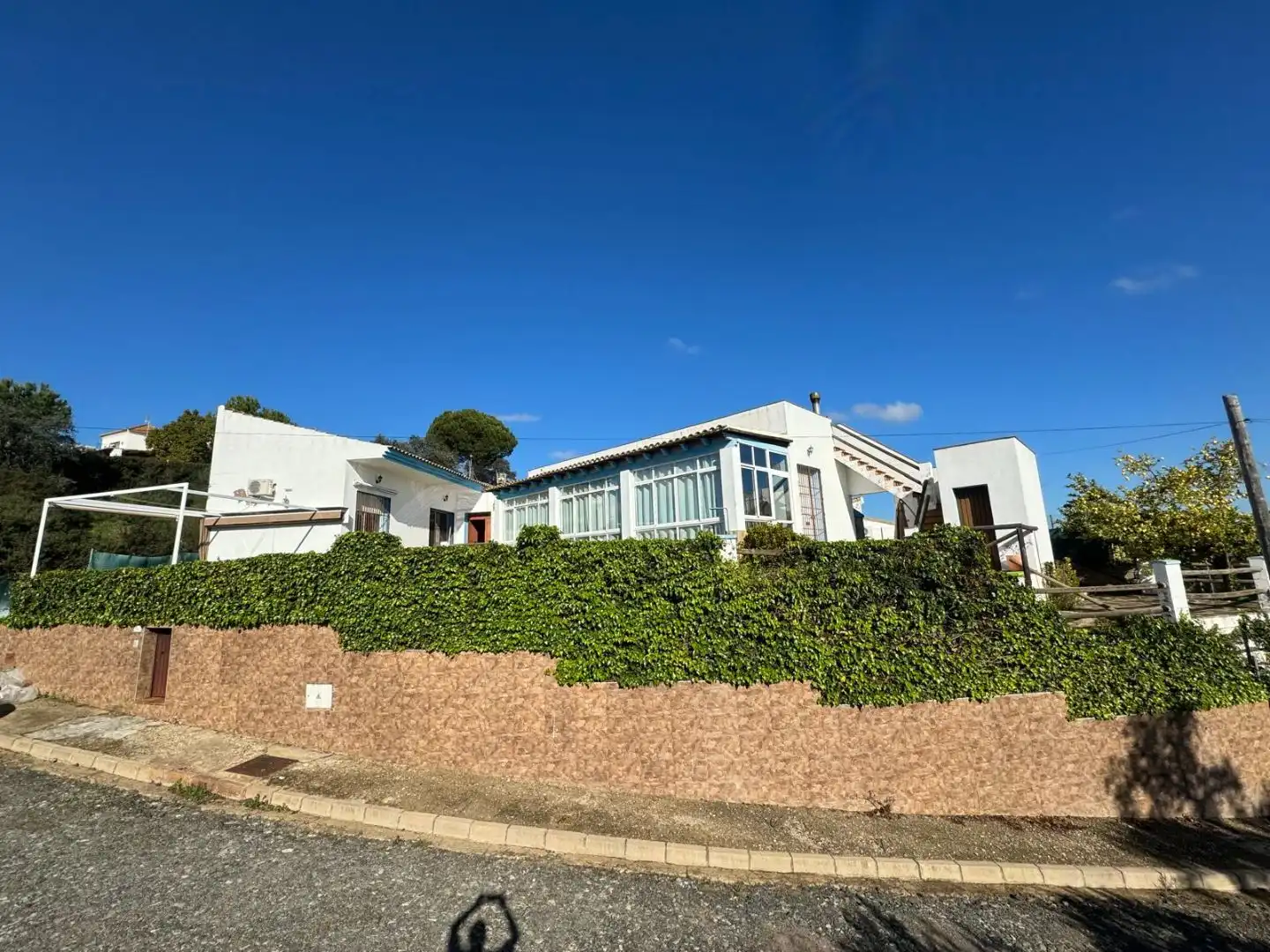 Casa o xalet en venda a Diseminado Lagos del Serrano Fase, 8, Los Lagos Vista exterior de Casa o xalet en venda en Guillena amb Aire condicionat, Calefacció i Jardí privat