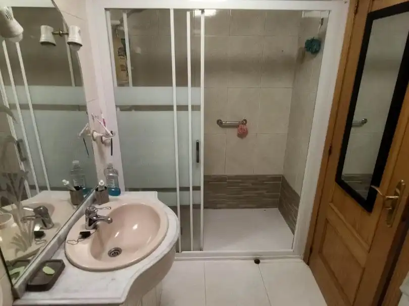 Piso de alquiler en Calle de los Registros, 23, Cercedilla Baño de Piso de alquiler en Cercedilla con Calefacción y Amueblado