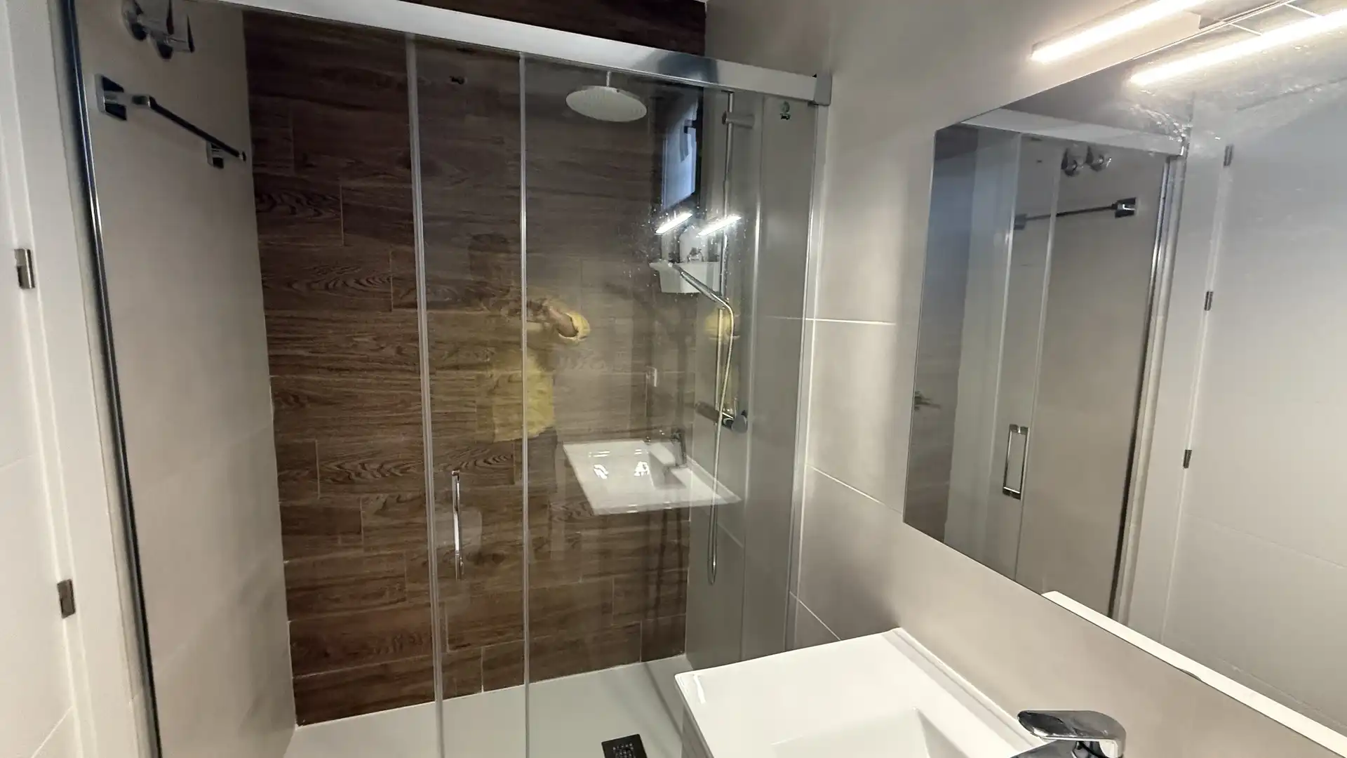 Piso de alquiler en Avenida Doctor Barnard, 6, El Hornillo Baño de Piso de alquiler en Águilas con Aire acondicionado, Jardín privado y Terraza