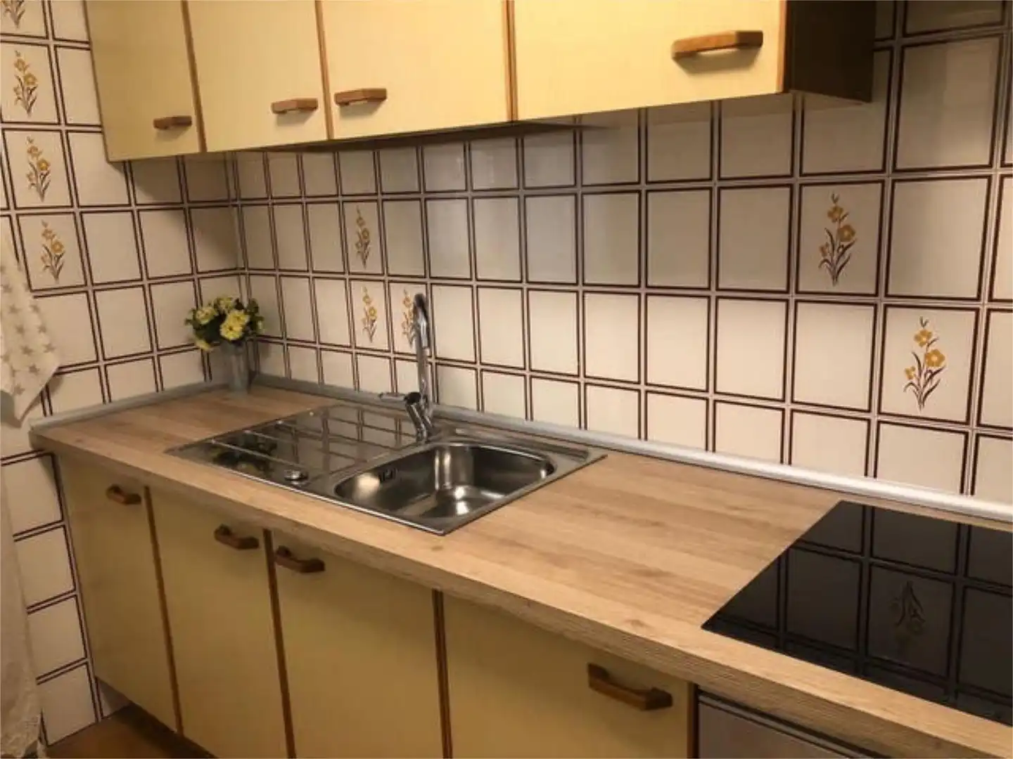 Piso de alquiler en Enguera Cocina de Piso de alquiler en Enguera con Jardín privado, Terraza y Piscina