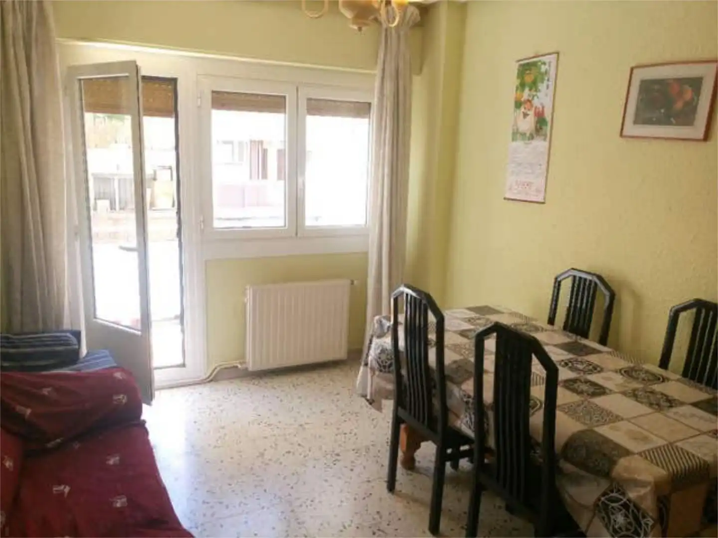 Flat for rent in Santo Domingo y San Martín Dining room of Flat for rent in Huesca with Heating and Terrace