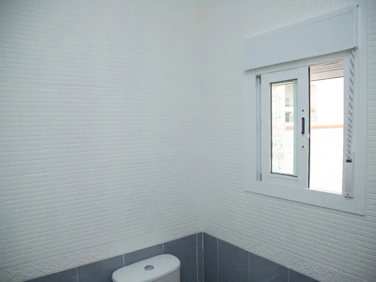 Wohnung zum Verkauf in Avenida Federico Mayo, 14, Las Torres - Guadalupe Badezimmer von Wohnung zum Verkauf in Huelva mit Privatgarten und Terrasse