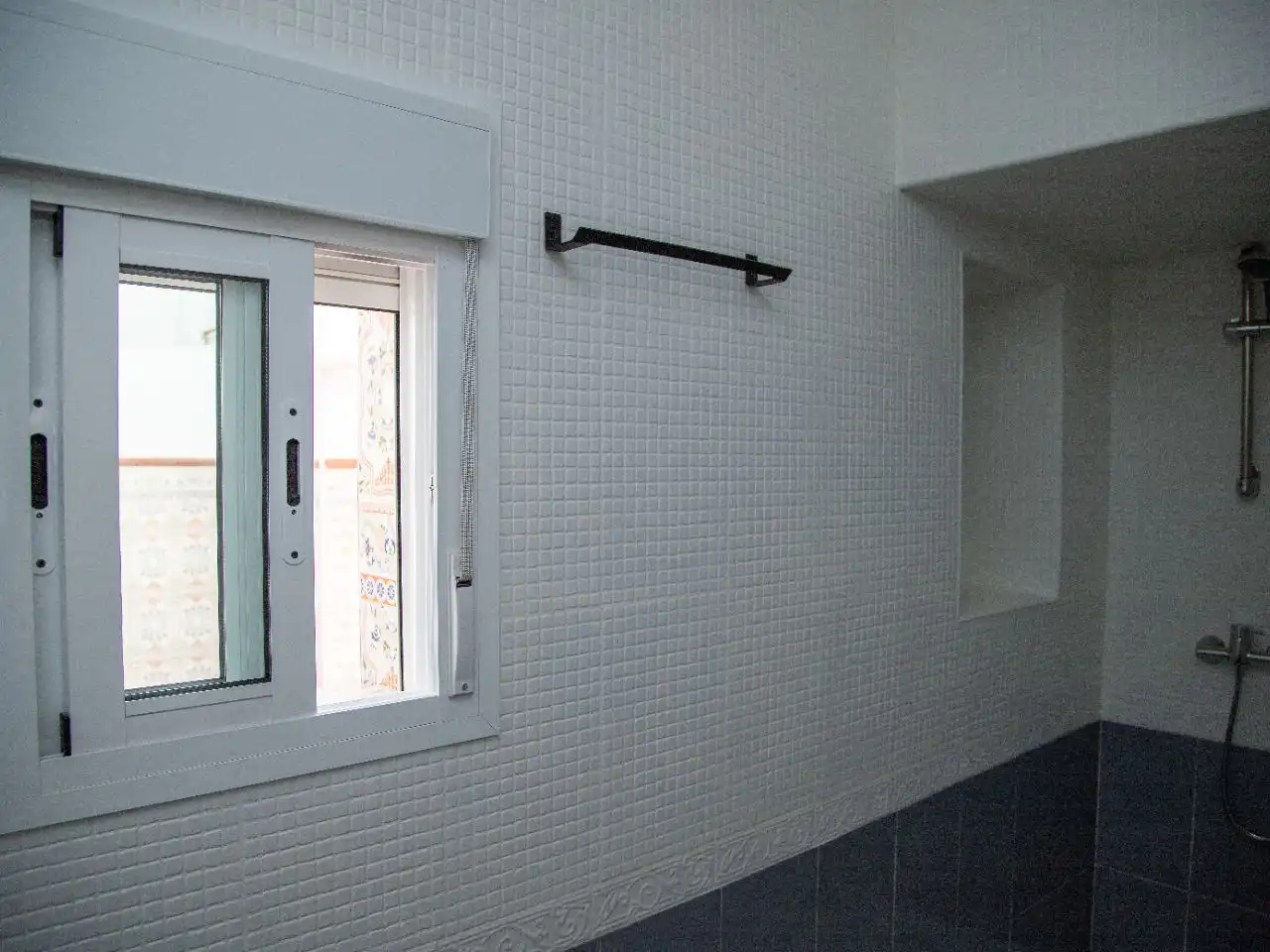 Wohnung zum Verkauf in Avenida Federico Mayo, 14, Las Torres - Guadalupe Badezimmer von Wohnung zum Verkauf in Huelva mit Privatgarten und Terrasse