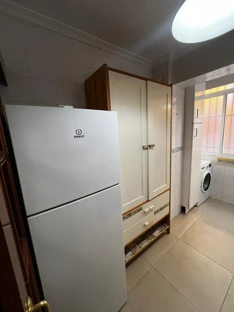 Duplexes for rent in Plaza Alegre, 18, El Plantinar – Avda. La Paz - El Juncal Kitchen of Duplexes for rent in Sevilla with Air Conditioner, Heating and Furnished