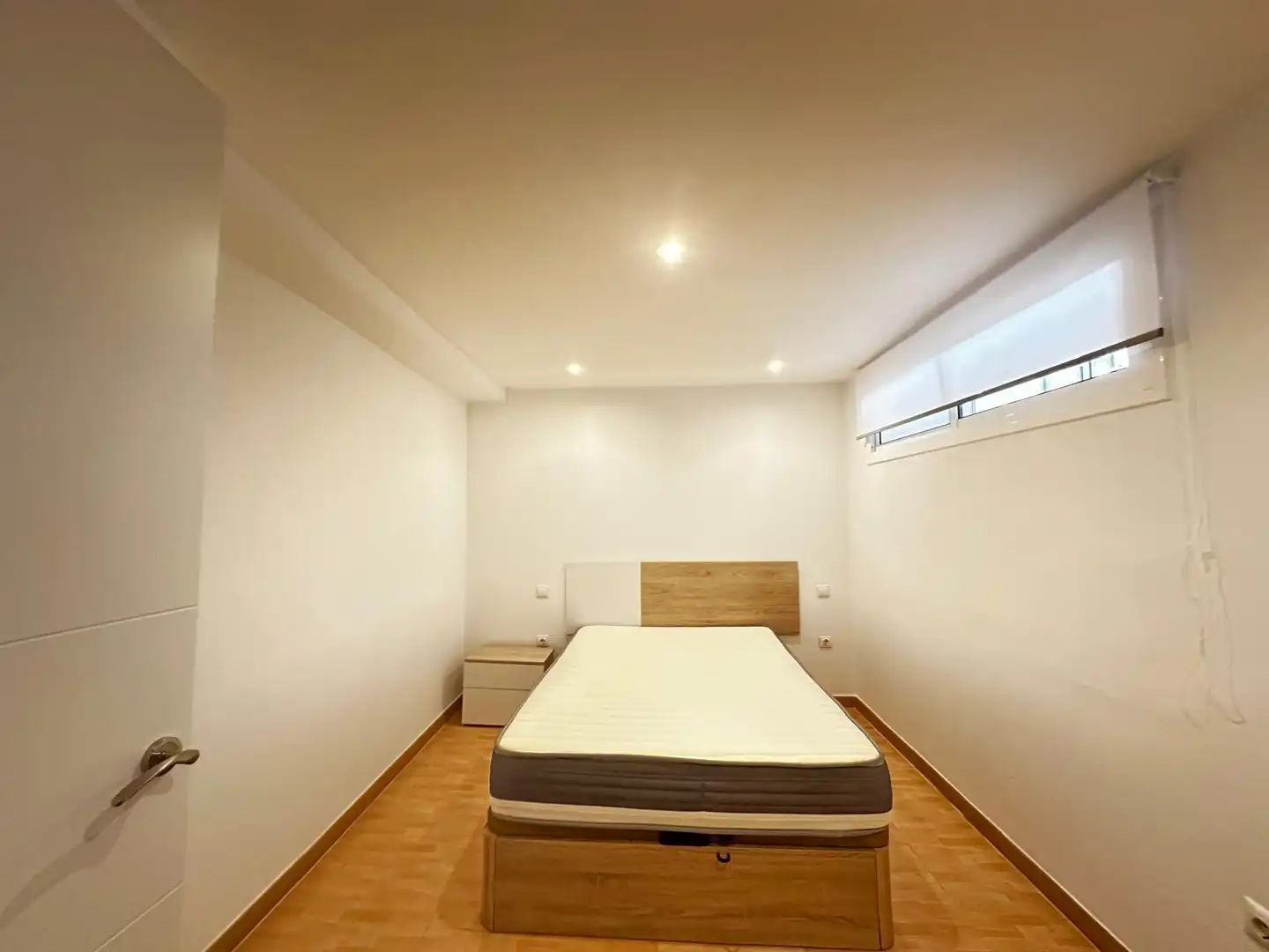 Duplexes for rent in Plaza Alegre, 18, El Plantinar – Avda. La Paz - El Juncal Duplexes for rent in Sevilla with Air Conditioner, Heating and Furnished