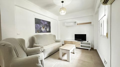 Dúplex de alquiler en Plaza Alegre, 18, El Plantinar – Avda. La Paz - El Juncal, Sevilla Capital - imagen 2 Foto 2 de Dúplex de alquiler en Plaza Alegre, 18, El Plantinar – Avda. La Paz - El Juncal, Sevilla Capital