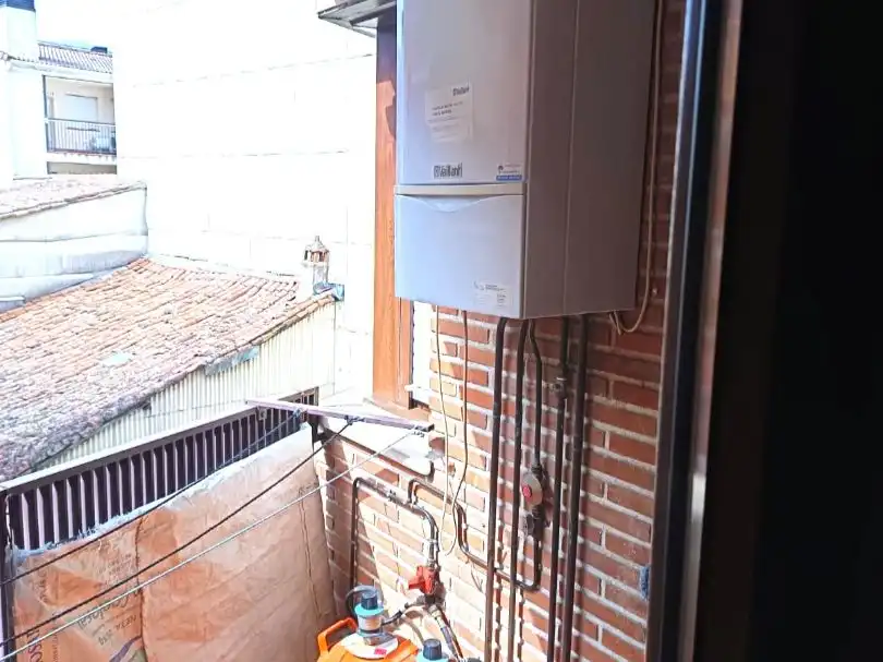 Flat for rent in Calle Doctor Lorenzo Velázquez, 2, Arenas de San Pedro Balcony of Flat for rent in Arenas de San Pedro with Heating, Terrace and Furnished