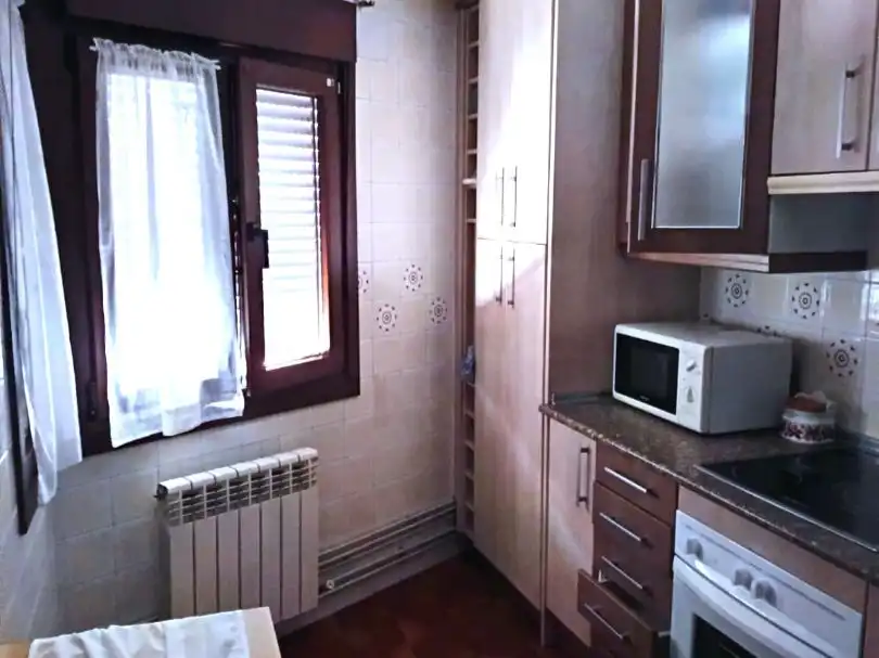 Flat for rent in Calle Doctor Lorenzo Velázquez, 2, Arenas de San Pedro Kitchen of Flat for rent in Arenas de San Pedro with Heating, Terrace and Furnished