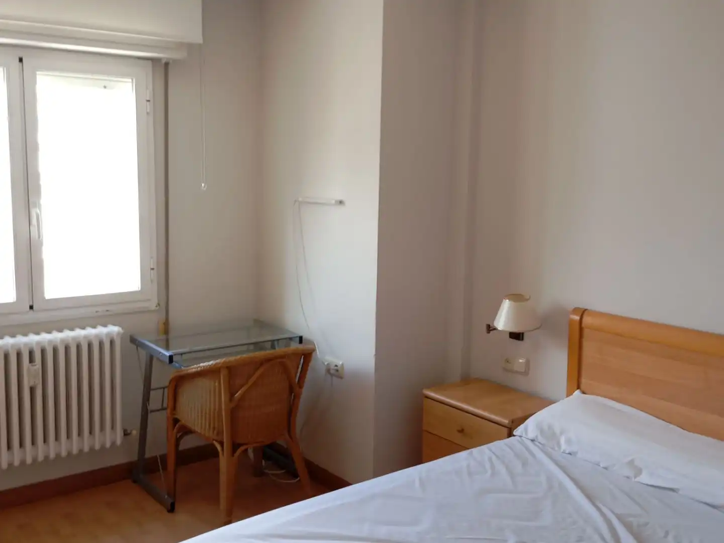 Habitación de Apartamento de alquiler en León Capital  con Calefacción, Parquet y Amueblado