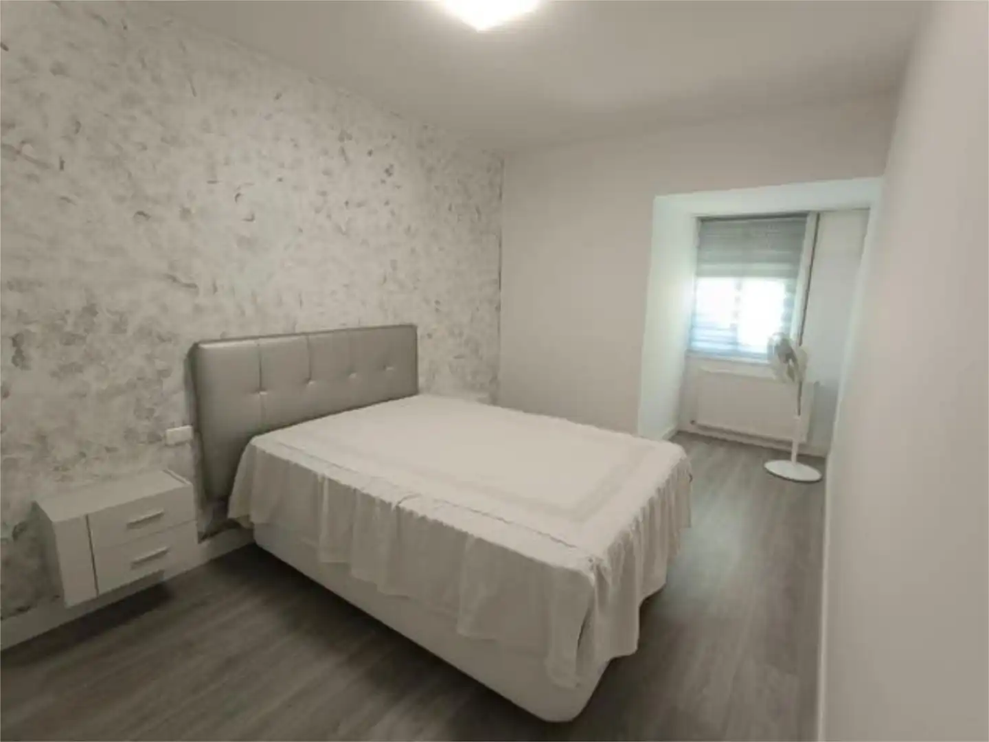 Piso de alquiler en Ventiun Habitación de Piso de alquiler en Ourense Capital con Calefacción y Amueblado