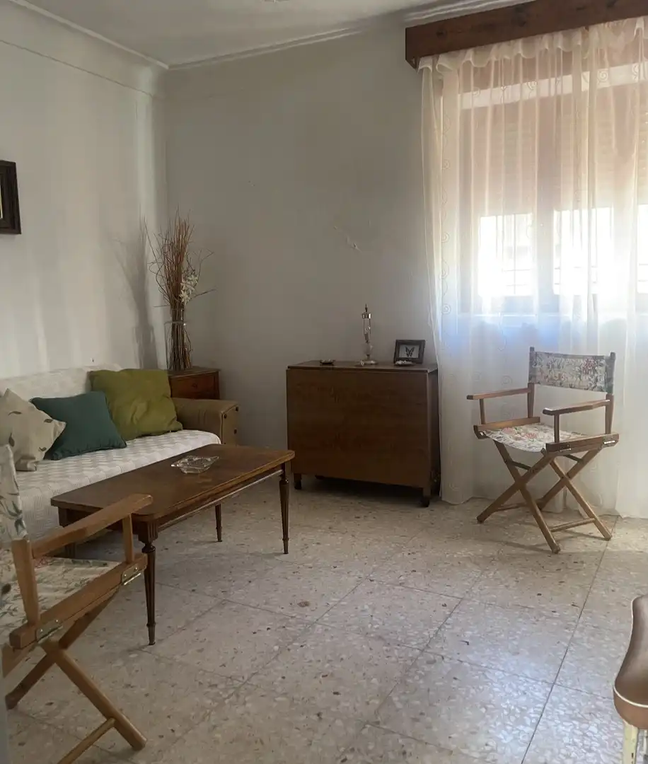 Casa adosada en venda a Calle Real, 11, Osa de la Vega Sala d'estar de Casa adosada en venda en Osa de la Vega amb Jardí privat, Terrassa i Piscina