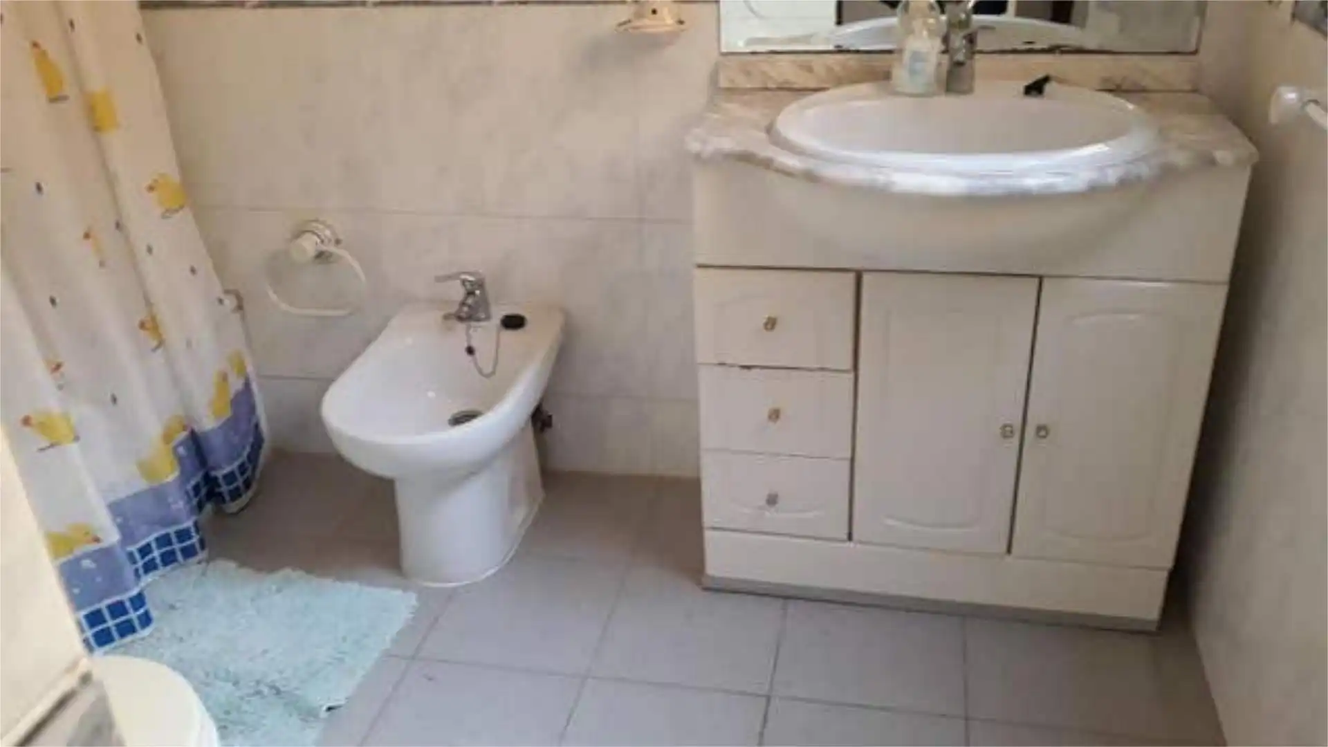 Bany de Pis en venda en Sevilla amb Calefacció, Terrassa i Traster