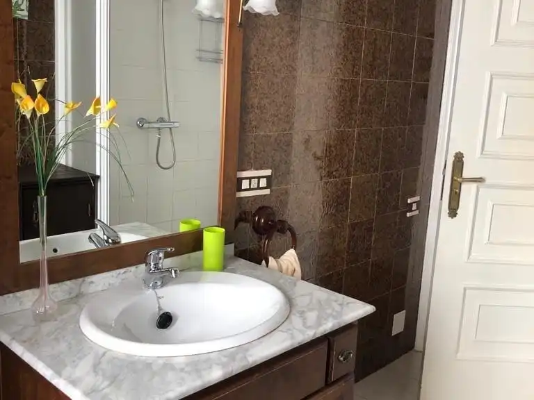 Flat for sale in Cuesta del Carmen, 11, Barrio del Centro Bathroom of Flat for sale in Salamanca with Air Conditioner, Heating and Parquet flooring