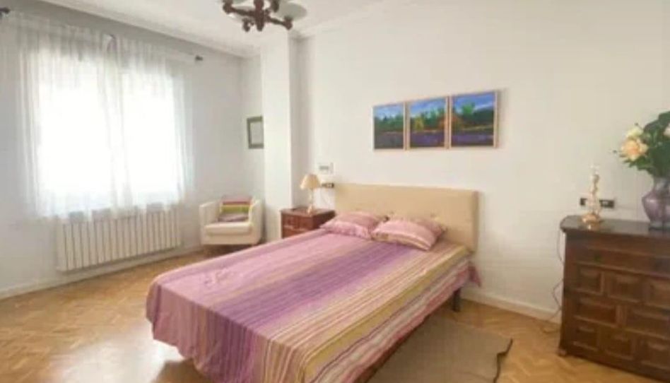 Flat for sale in Cuesta del Carmen, 11, Barrio del Centro, Salamanca Capital - image 1 Photo 1 of Flat for sale in Cuesta del Carmen, 11, Barrio del Centro, Salamanca Capital