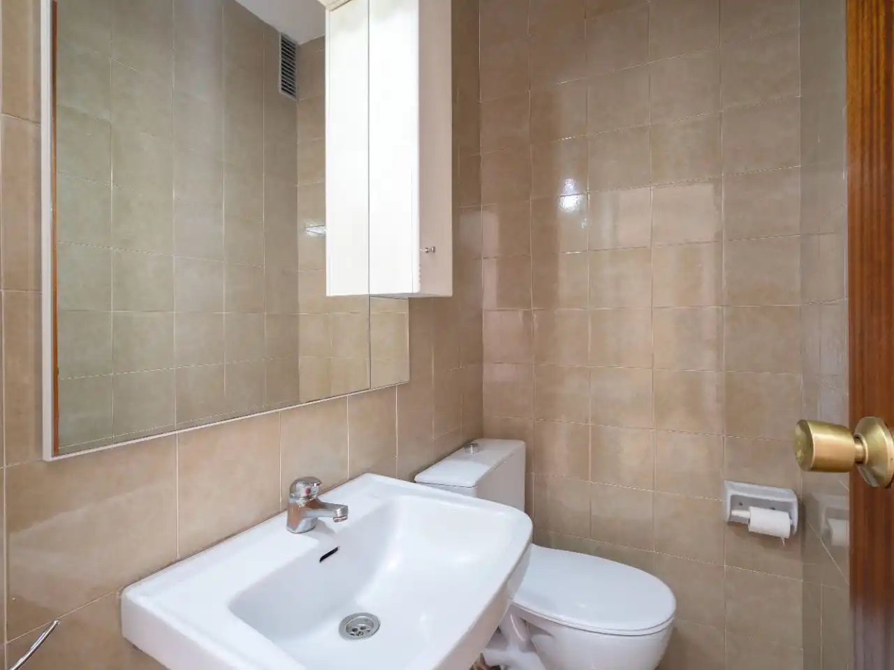 Flat for sale in Horta Bathroom of Flat for sale in Barcelona Capital with Terrace and Balcony