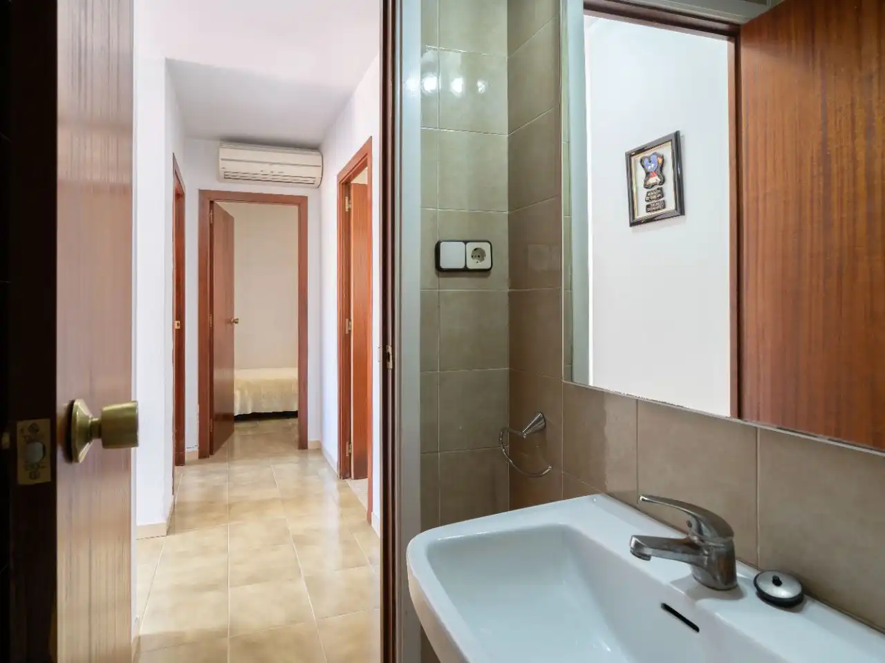 Flat for sale in Horta Bathroom of Flat for sale in Barcelona Capital with Terrace and Balcony